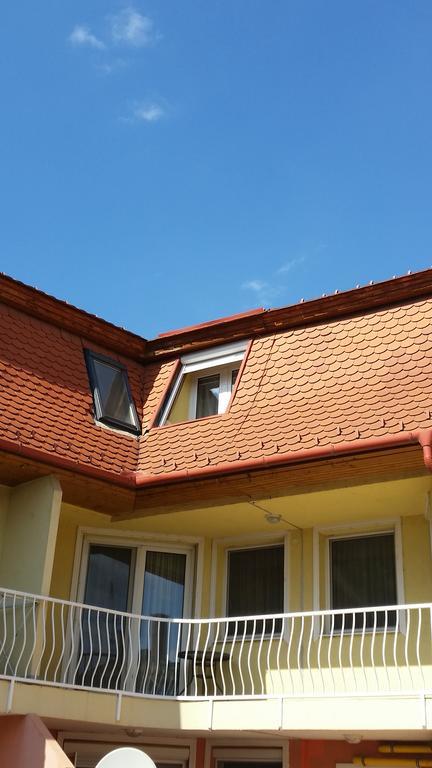 Boglárka Apartman Hajdúszoboszló Exterior foto